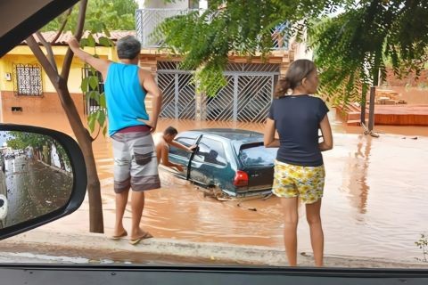 Chuva intensa de 165 mm causa alagamentos e desalojamentos em Picos