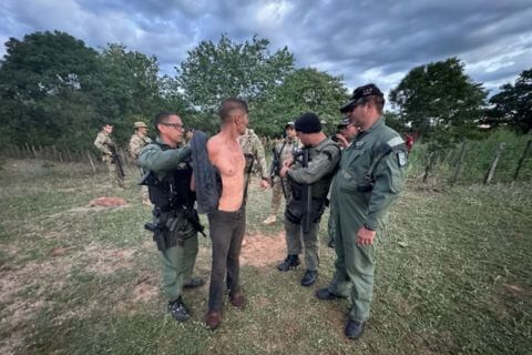 Suspeito de degolar mulher grávida e dois filhos é detido em Paquetá