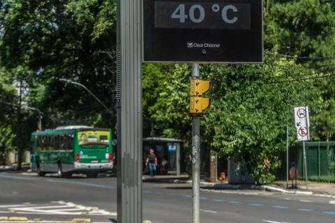 Nova Onda de Calor Atinge Nordeste e Sudeste, Enquanto Altas Temperaturas Persistem no Sul